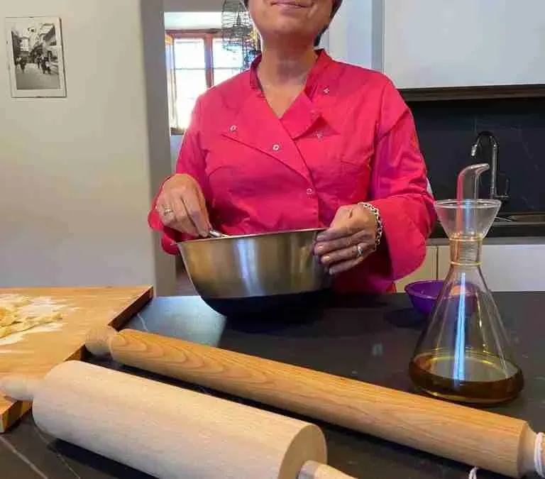 Una lezione privata di cucina toscana per preparare la pasta fresca fatta a mano